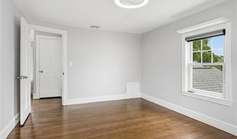 26 Tryon Ave, East Providence, RI 02916