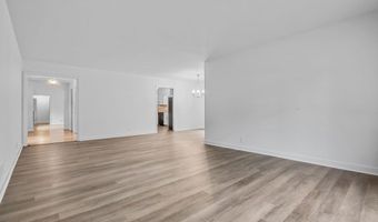 1811 Hobkirk Ct, Camden, SC 29020