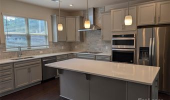 17137 Soho Dr, Charlotte, NC 28204