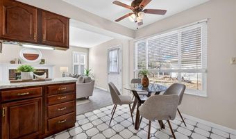 618 Running Creek Dr, Ballwin, MO 63021