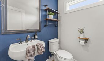 42460 MILDRED LANDING Sq, Ashburn, VA 20148