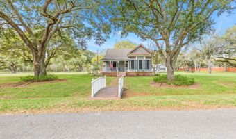 8916 Eastwood Dr, Abbeville, LA 70510