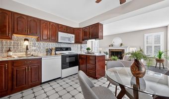 618 Running Creek Dr, Ballwin, MO 63021