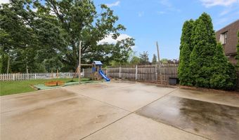 7 Allen Ave, North Providence, RI 02911