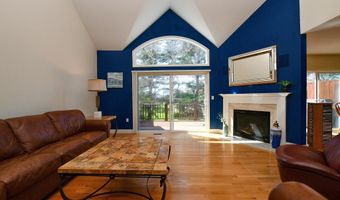 2 Candleberry Ct 2, Bourne, MA 02532