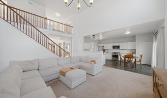 510 Golden Valley Ln, Algonquin, IL 60102