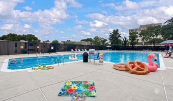 5300 HOLMES RUN Pkwy 1206, Alexandria, VA 22304