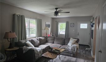 1422 Pin Oak Dr, Akron, OH 44312