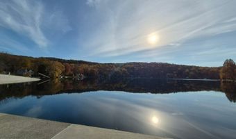 47 Lakeside Dr, Alloway, NJ 07461