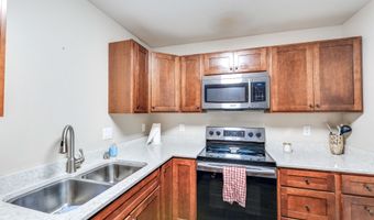2127 Luann Ln 6, Madison, WI 53713