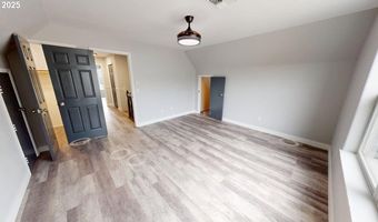 808 5TH St, Brookings, OR 97415