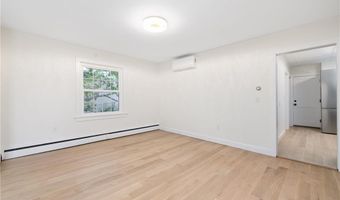 28 Young St 2, Newport, RI 02840