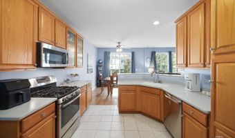 2935 Talaga Dr, Algonquin, IL 60102