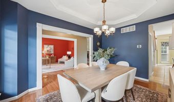 614 Whispering Willows Ct, Ballwin, MO 63021