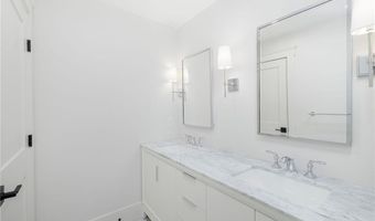 35 Anchor Way, Newport, RI 02840
