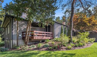 60 Alta Dl NE, Ada, MI 49301