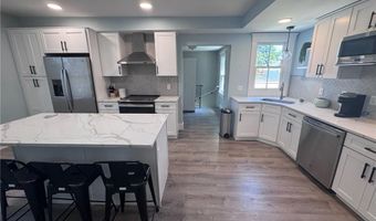 35 Elm St B, Newport, RI 02840