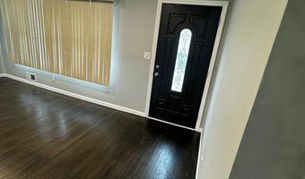 7 Penndale Dr, Amityville, NY 11701