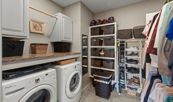 904 Eagle Creek Blvd SW, Altoona, IA 50009