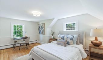 3 Sundale Rd, Cranston, RI 02921