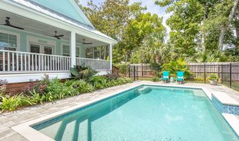 121 14th St, Apalachicola, FL 32320