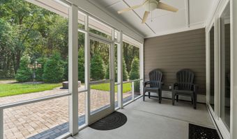 24 Alumni Rd, Beaufort, SC 29907