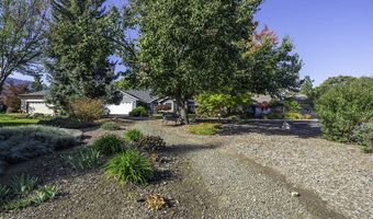 938 Cypress Point Loop, Ashland, OR 97520