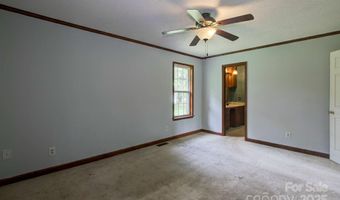 589 White Pines Cir, Camden, SC 29020