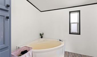 1323 W Kenwood Dr, Austin, IN 47102