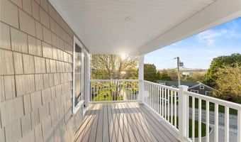 25 Scallop Shell Rd, Narragansett, RI 02882
