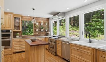 45 Barberry Dr, Burlington, CT 06013