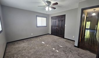 1507 Squire Ln, Aberdeen, SD 57401