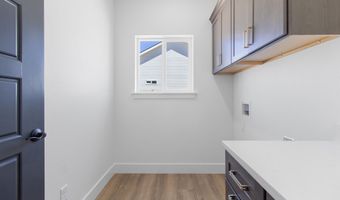 207 W First St W, Carey, ID 83320