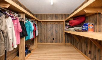 9106 E Swan Lake Rd, Altheimer, AR 72004