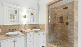 15 Queens Ln, Darien, CT 06820