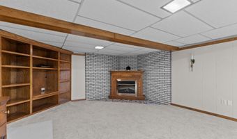 630 W CAPITOL Dr, Appleton, WI 54911