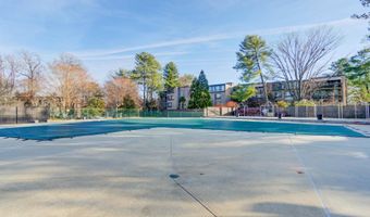4936 SENTINEL Dr 302, Bethesda, MD 20816
