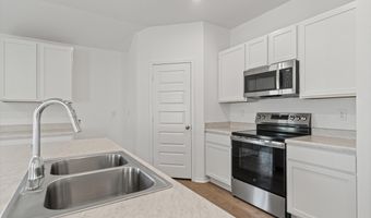 8040 Chesapeake Trl, Bauxite, AR 72011