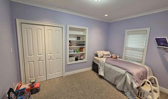 813 W 4th St, Bicknell, IN 47512