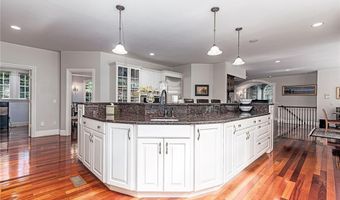 25 Westfield Dr, East Greenwich, RI 02818