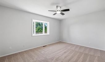 339 Oakleigh Woods Dr, Ballwin, MO 63011