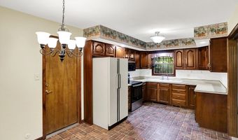 8537 Ridge Hill Dr, Indianapolis, IN 46217