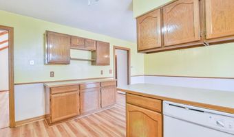 4055 Farmstead St, Bel Aire, KS 67220