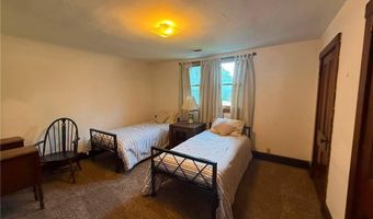 1027 N 4th St, Atchison, KS 66002
