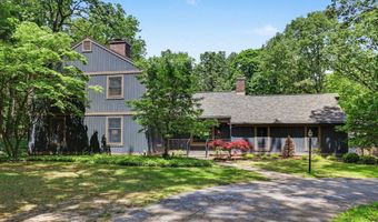 385 Greentree Ln NE, Ada, MI 49301