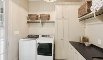 37 Holly Ln, Alexander City, AL 35010
