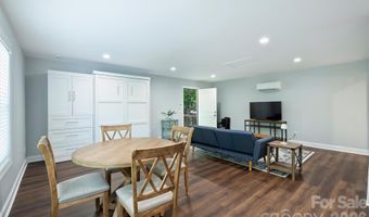 1617 Hawthorne Ln, Charlotte, NC 28205