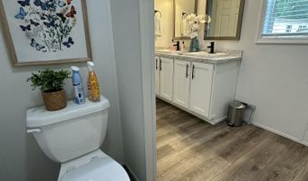 25 Park Ln, Arundel, ME 04046