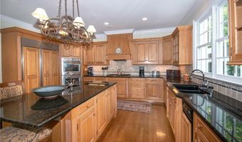 52 Twin Pond Ln, New Canaan, CT 06840