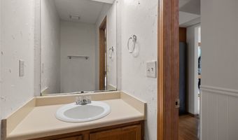 725 11th St SE, Altoona, IA 50009